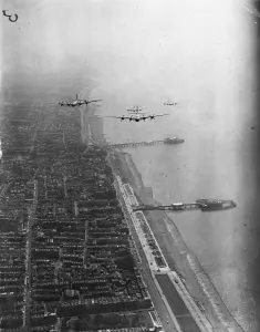 Londoners had their first view of the squadron of US Army Air Force Super Fortresses
