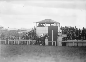 Lord Astors Saucy Sue, ridden by F Bullock wins the oaks at Epsom