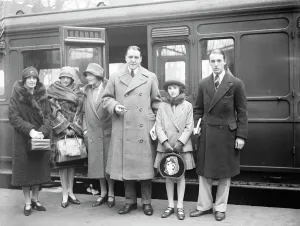 Lord Birkenheads daughter takes the latest hand bag to Madeira. Lord Birkenhead