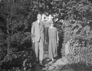 Lord Carnegie and his bride ( Princess Maud ) spend part of their honeymoon at Hull place