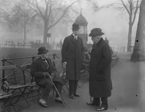 Lord Chichester ( right ), Earl Cathcart ( centre ) and Captain Shaw ( seated )