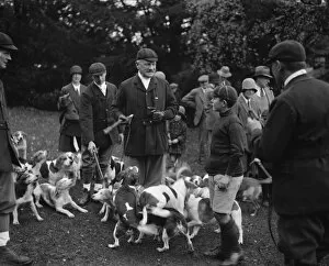 Dogs Collection: Lord Cornwallis with the Linton Beagles. 27 October 1928