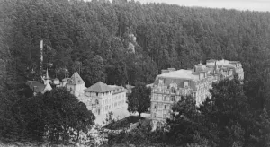Where Lord Curzon is Recuperating Bagnoles-de-l Orne. The great thermal establishment 16