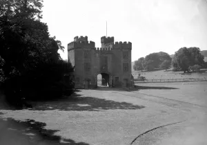 Lullingstone Castle, Tudor Gateway. 1934