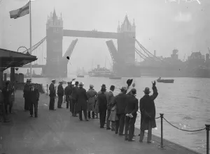 Luxury Thames pleasure steamer arrives in the Thames. The luxury Thame pleasure steamer
