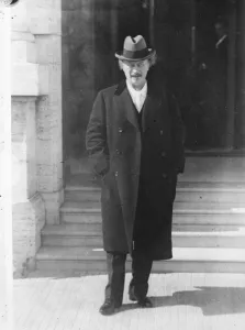 Full Length Prints: M Paderewski leaving the Excelsior Hotel, Naples 16 May 1925