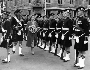 Royal Prints: Her Majesty The Queen Elizabeth II inspecting the Guard of Honour of the Argyll