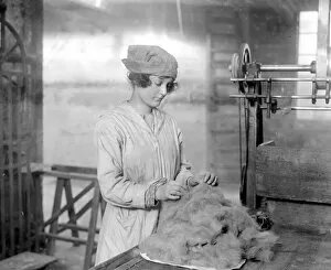 Worker Collection: Making felt for velour hats at Sennett Bros, Blackfriars. 23 October 1919