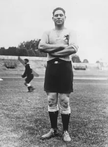 The Maoris in Paris. Crowford, how is known as the baby of the team, weighing 15