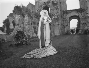 Actor Actress Prints: Marchioness Townshend plays leading part in missionary pageant at Castleacre Priory