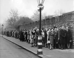 Crowds Prints: The marriage of Princess Elizabeth and Lieutenant Philip Mountbatten 1947 Photo Shows