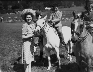 Mary Churchill, judges at Hastings horse show. Miss Mary Churchill, youngest daughter Mary Churchill, judges at Hastings horse show. Miss Mary Churchill, youngest daughter