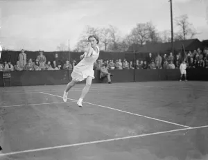 Mary Hardwick wins title in Roehampton tournament. Kay Stammers in car smash before match