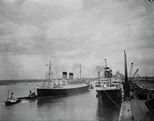 Transport Collection: Mauretania (left) leaving America to dock at Southampton. 1947[?]