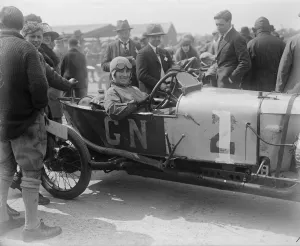 members spring race meeting brooklands Trending Item 2