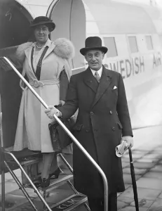Minister of transport leads by air with his wife for opening of Europes longest bridge