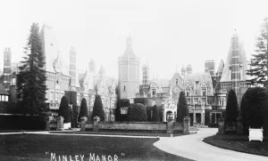 Minley Manor, residence of Mr and Mrs Laurence Currie in the New Forest, Hampshire 27