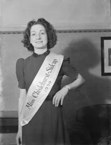 Miss Marion Bloice who is the 1939 Miss Chislehurst - Sidcup. 1939