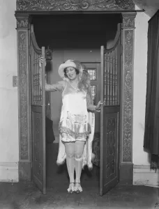 Miss Nona Macavity, daughter of Mrs Macvity, the Canadian portrait painter. She