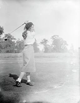 Press Photography Collection: Miss Pauline Rowand Harker of Royal Ashdown Forest in play during practice on the