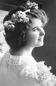 Miss Rosalie Gordon, The well known American actress 20 February 1924