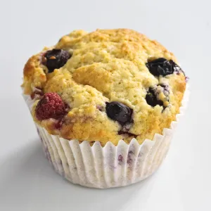 Cooking Prints: MIxed berry muffin with blueberries and raspberries in paper case credit: Marie-Louise