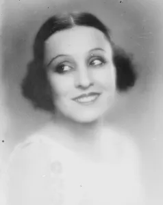 Beauty Prints: Mllel Yvonne Vallee, wife and partner of Maurice Chevalier. 13 August 1927