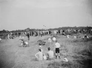 Model Flying Club, Dartford Heath. 7 August 1937