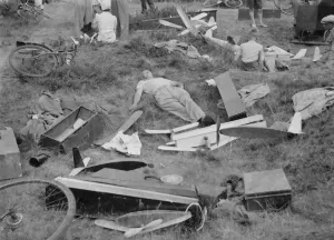 Model Flying Club, Dartford Heath. 7 August 1937