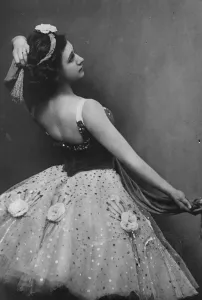Dancer Prints: Moscows 17 years old star. Makes Great Hit at the Bolshoi Theatre. Miss Avramova