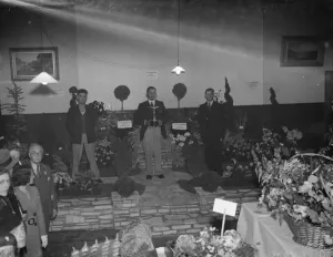 The Mottinngham Horticultural Show in Kent. 1938