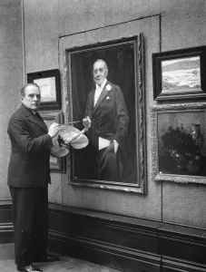 Mr Howard Robinson with his fine study of Lord Lonsdale. 12 February 1927