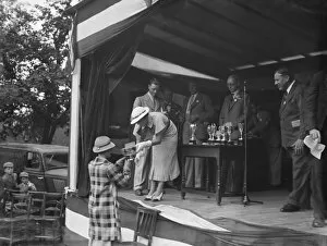 Stage Collection: Mr Mills opens Jubilee homes fete at Sidcup place. 1936