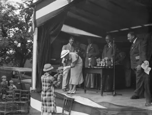 Microphone Prints: Mr Mills opens Jubilee homes fete at Sidcup place. 1936