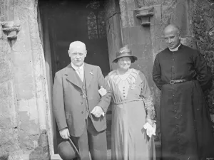 Mr and Mrs Frank Hodge with the vicar at the Church in Stone, Kent 1935