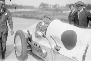 Air And Flying Machine Prints: Mr Parry Thomas and Mr Eldridge meet in match for ? 500 a side at Brooklands Mr