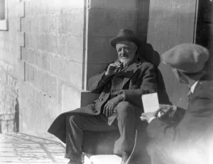 Sitting Prints: Mr Parton of the White Star Line, takes a rest during an arduous days sightseeing
