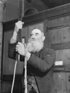 Beard Prints: Mr Philip Hodgkin, Kents oldest bellringer. 1939