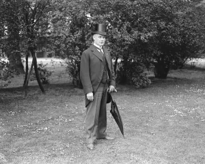 Mr Robert J Parr