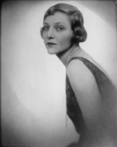 Glamorous Prints: Mrs Kidston, wife of Commander Glen Kidston. 6 November 1929