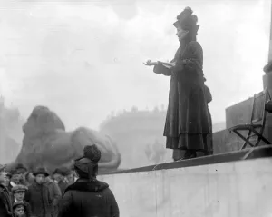 Mrs Pankhurst at the war meeting in Trafalgar Square. Mrs Pankhurst addressing