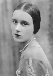 Mrs Reginald Vanderbilt. 1927 Gloria Morgan Vanderbilt
