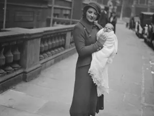 Baby Prints: Mrs Richard Bailey ( Wife of lieutenant Richard Bailey ( Royal Navy ), with her infant son