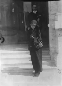 Politics Prints: Mrs Theodore Roosevelt ( Widow of the late Us president ) leaving the Excelsior