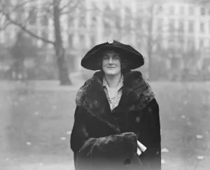 Mrs Winston Churchill goes to Dundee to fight her husbands political battle during