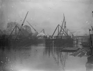 New concrete bridge over Thames at Richmond. A new concrete bridge is being constructed