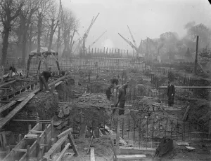 New concrete bridge over Thames at Richmond. A new concrete bridge is being constructed