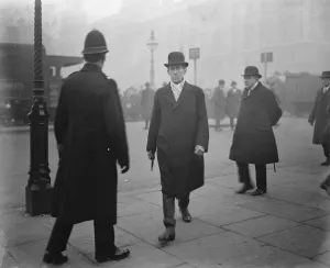 New elected Parliament assembles. J M Erskine, MP, arriving. 20 November 1922