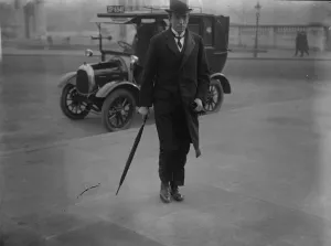 The new ministers at the Palace. Sir Arthur Steel Maitland ( Minister of Labour ) arriving