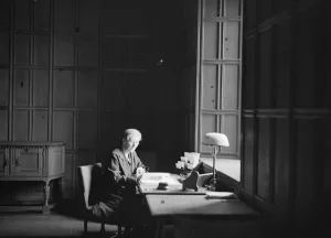 New room for women MPs at House of Commons. 27 June 1929